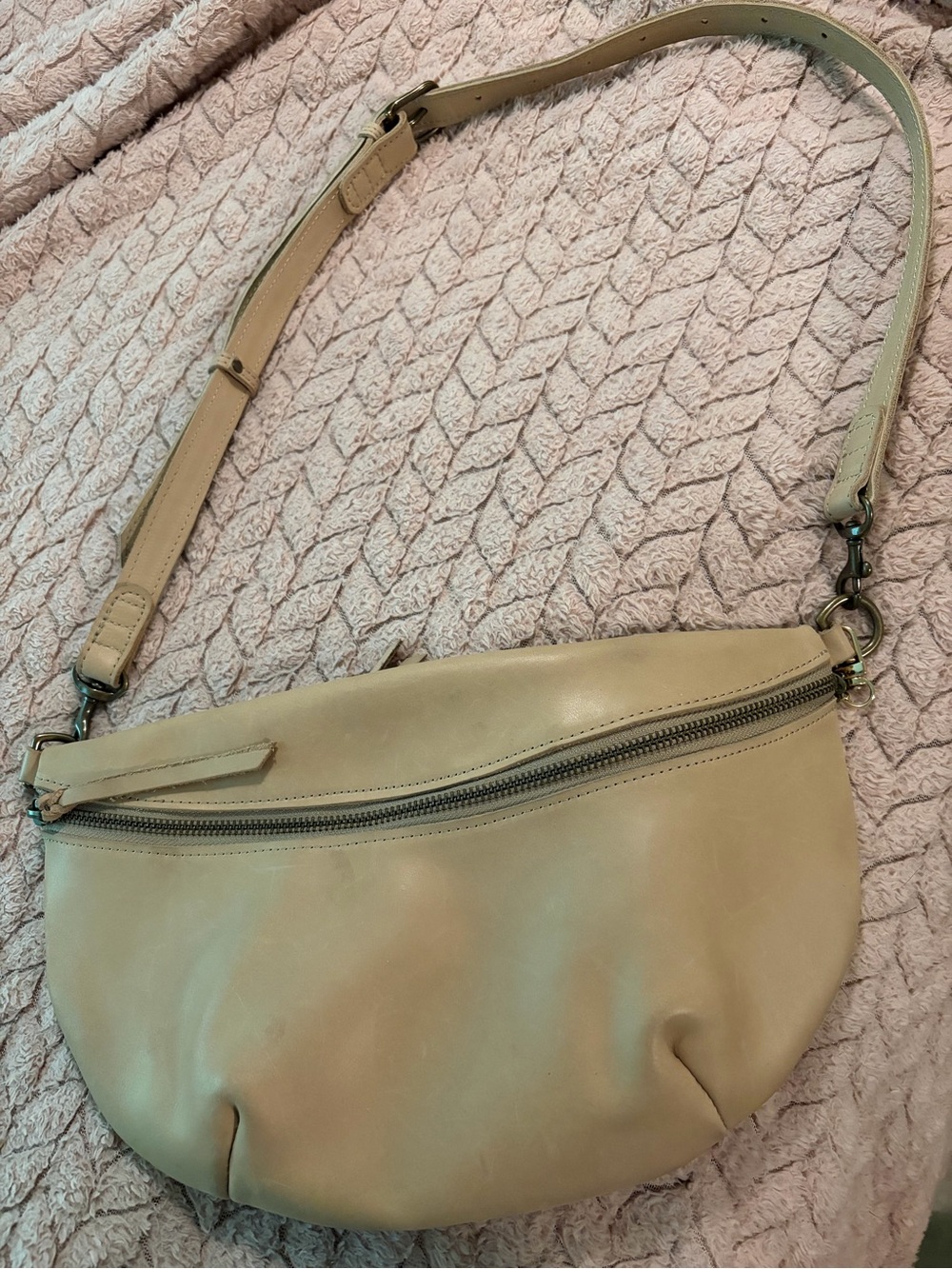 ABLE Berkeley Belt Bag - Pebble